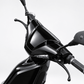 NEXT NX1 en noir brillant – détail du guidon et des miroirs