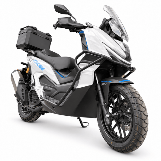 NEXT NXCross 125i in Grau – tiefe Schrägansicht mit Topcase