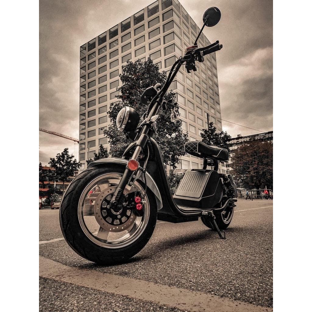 Citytwister Fatboy 3.0 Versione nera La vista frontale obliqua all'aperto